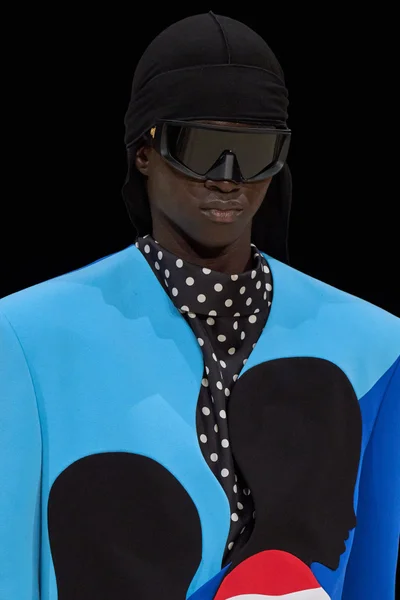 Look 75